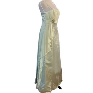 🛍️# 496 NWT Satin Spaghetti Strap Formal